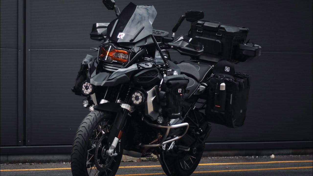 Making yourself the oil change on your bmw r1250 using the right tools