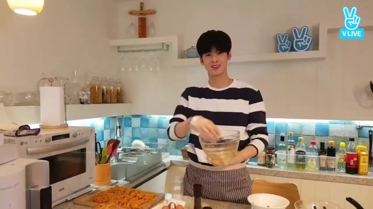 v live cha eun woo 14