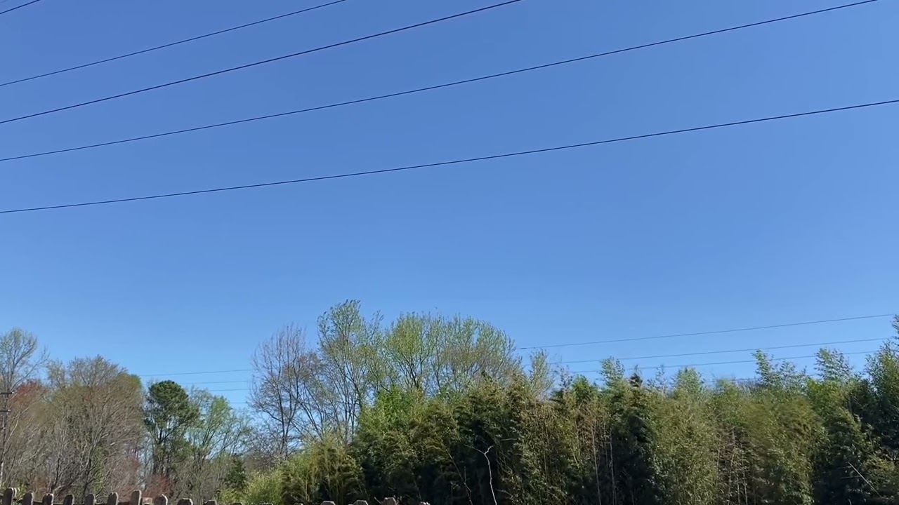 **Volume up** A VERY NOISY E-2 Advanced Hawkeye flying over Spartanburg, SC.