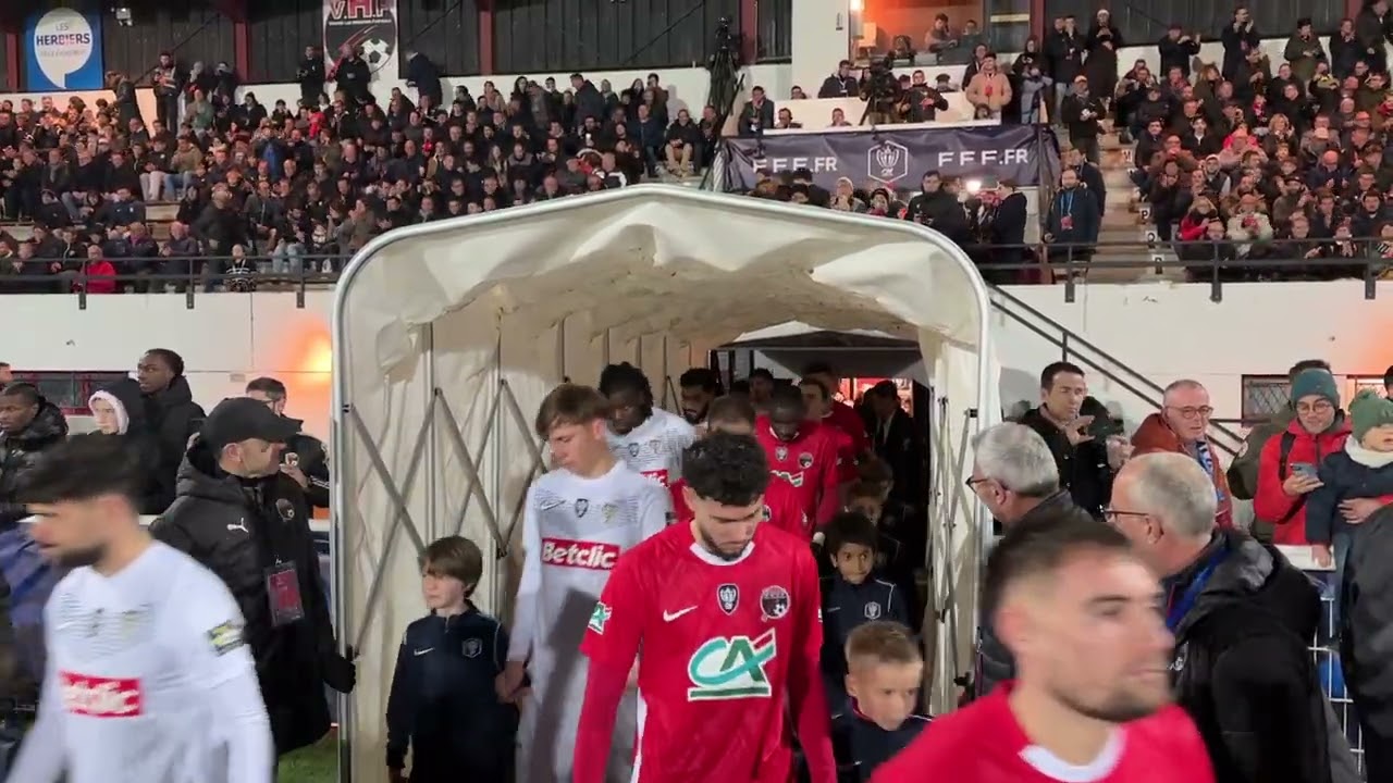 Coupe de France CA (32es) : l'entrée des joueurs avant Les Herbiers VF / Angers SCO