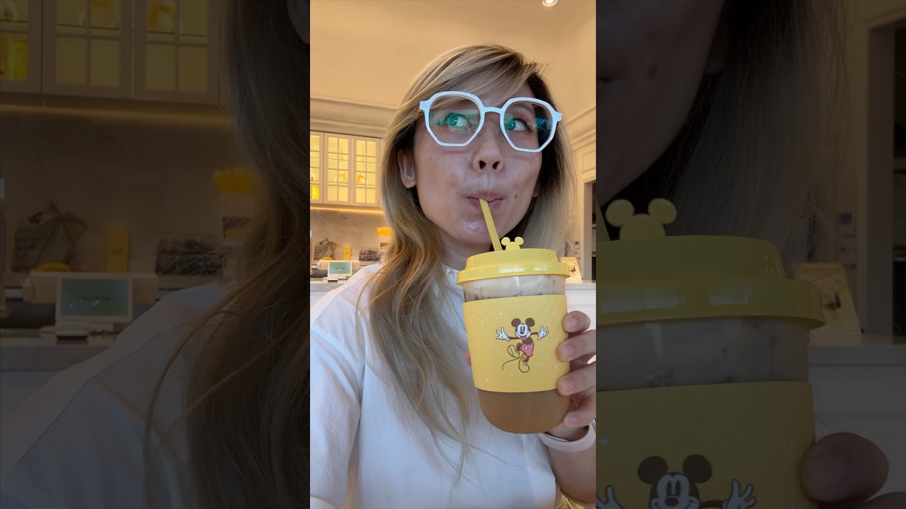a mickey & friends themed cafe?? #mickeymouse #coffeeshops #cafevlog #laeats #mickeyandfriends
