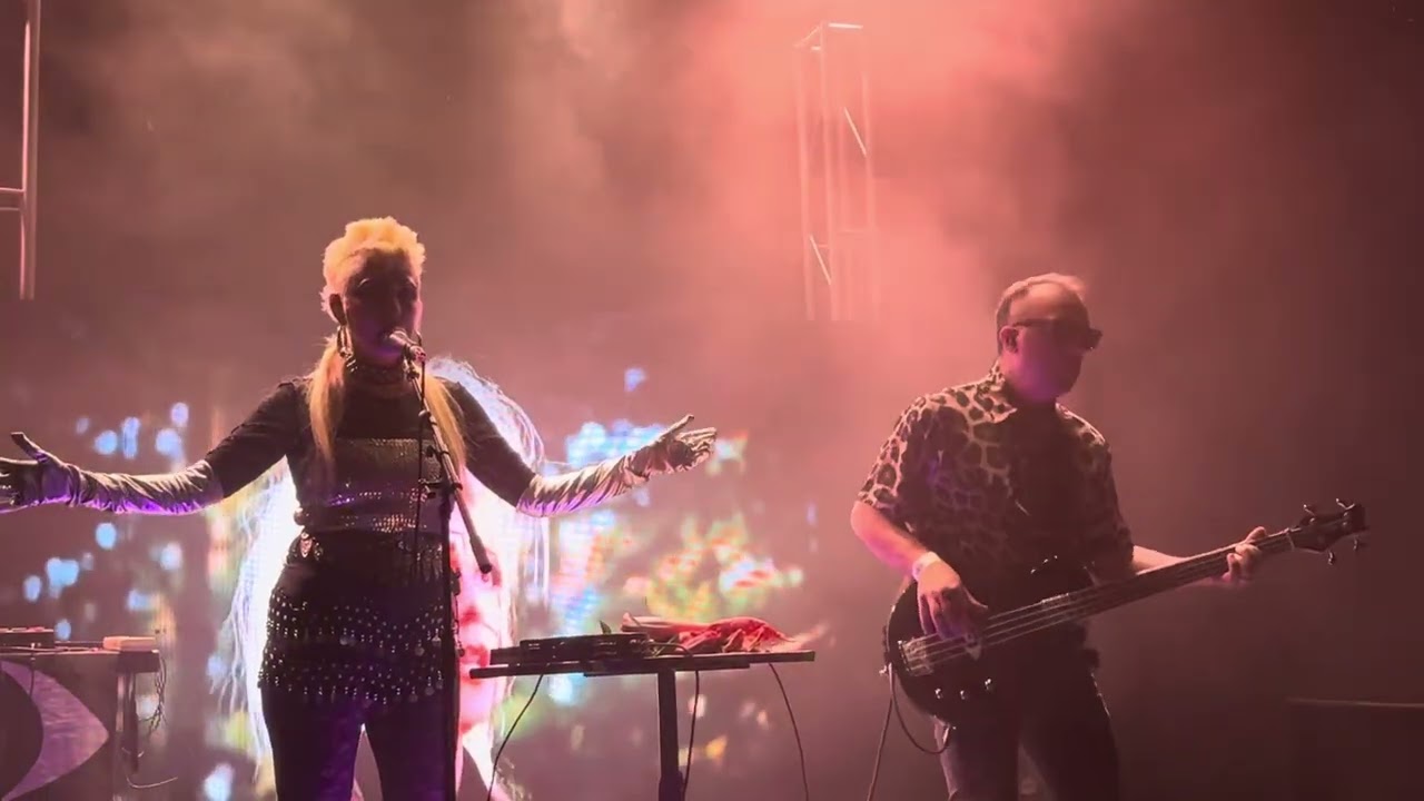 Selofan - There Must Be Somebody en Vivo Foro Indie Rocks CDMX