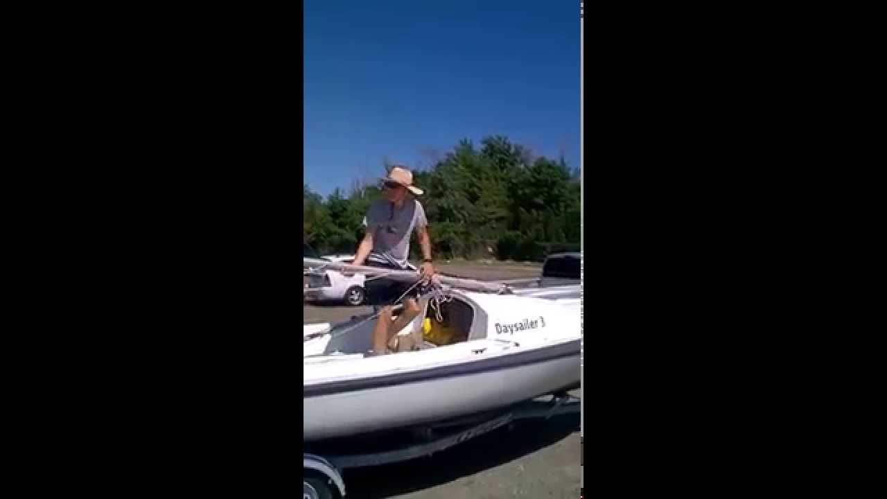 The quick and easy cuss-free way to raise your mast on a daysailer.