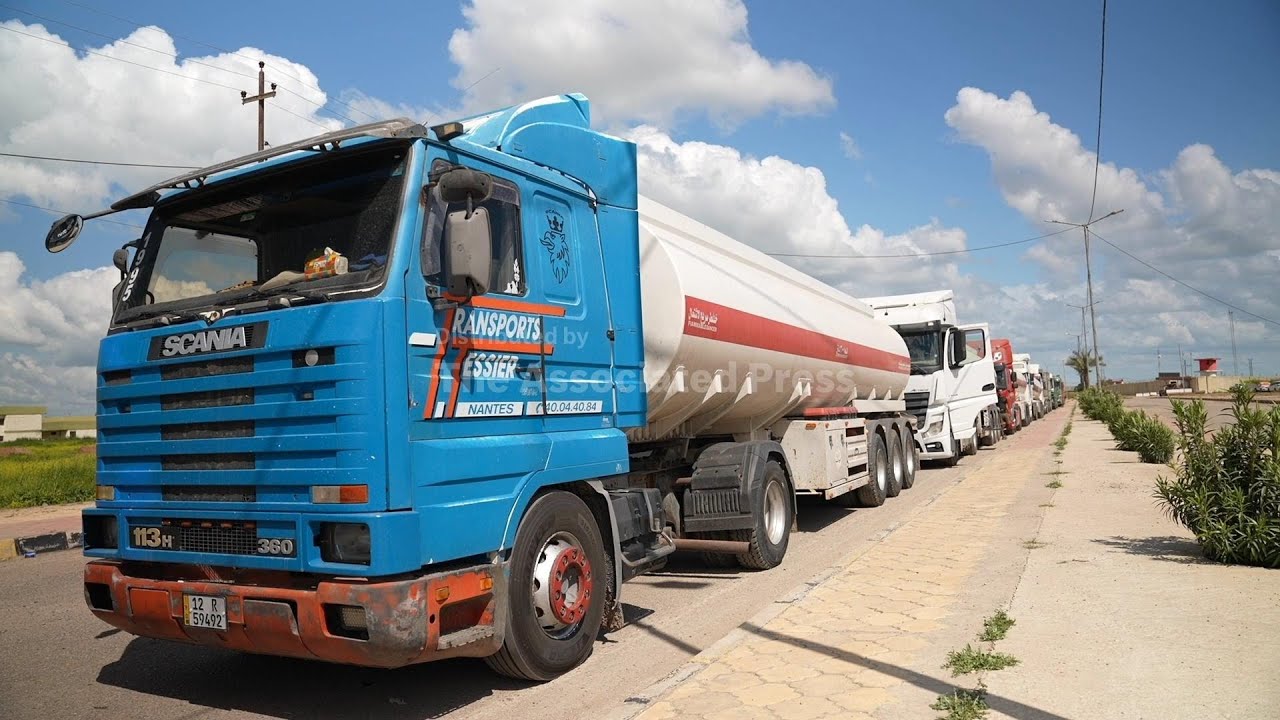 Tankers carrying Iraqi oil cross into Syria via Rabia border gate in Nineveh