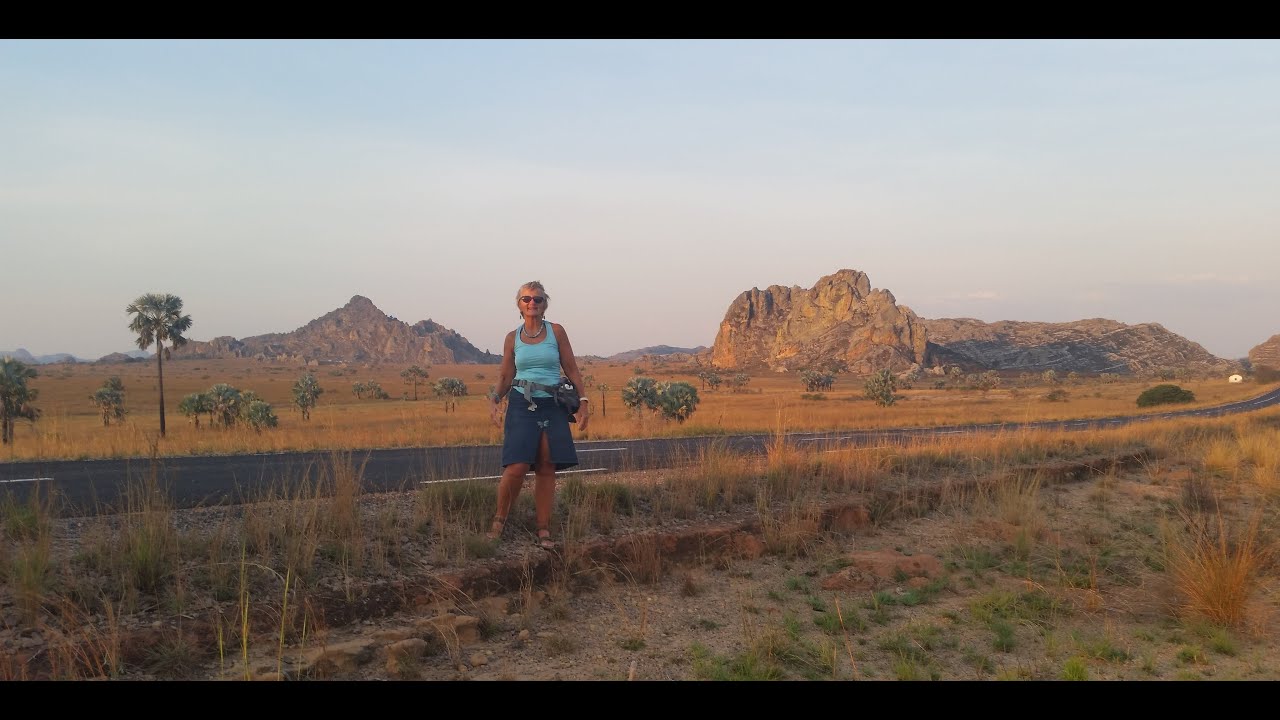 29)  MASSIF ET PARC NATIONAL DE L'ISALO MADAGASCAR LE 23 24 OCTOBRE 2019 EPISODE 29