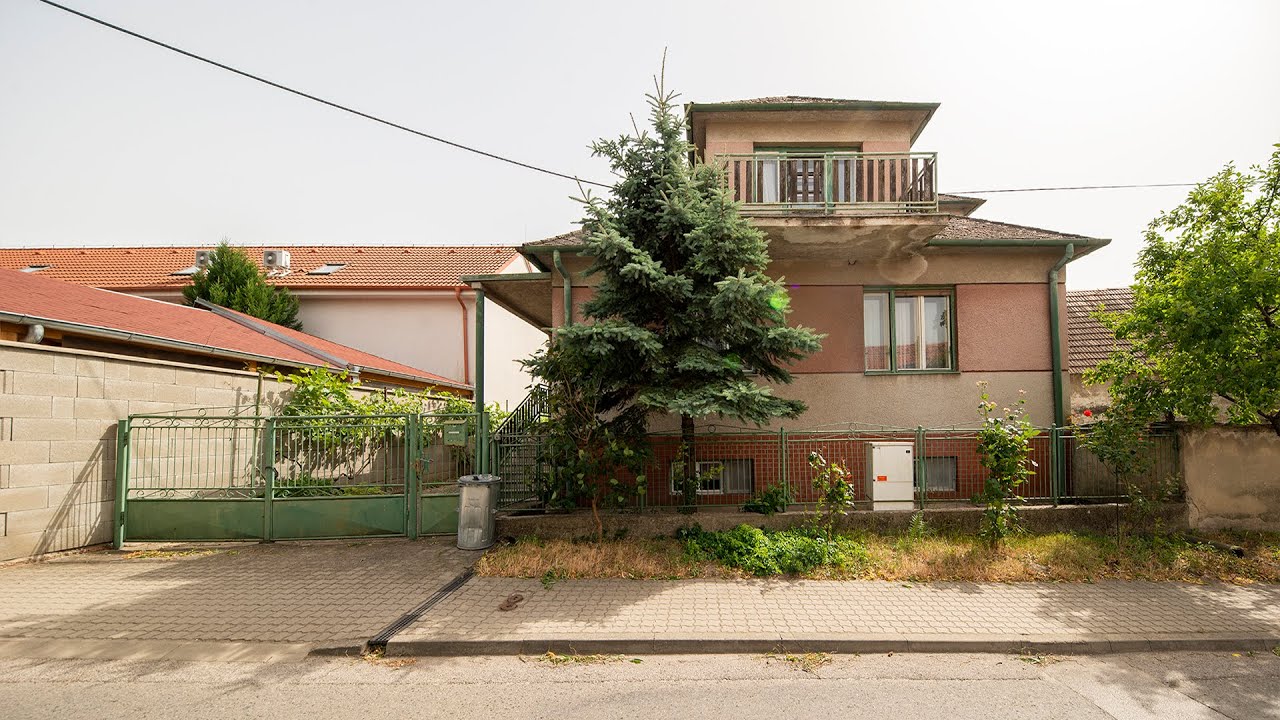NA PREDAJ/FOR SALE NOVÁ CENA starší RD na rekonštrukciu 289m2, pri Hlavnej, 495m2 pozemok - STUPAVA
