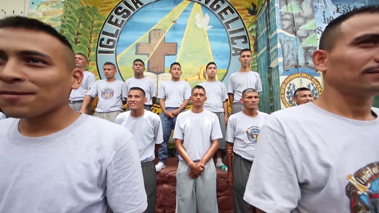 Reos del penal de San Francisco Gotera renunciaron a la pandilla que pertenecían