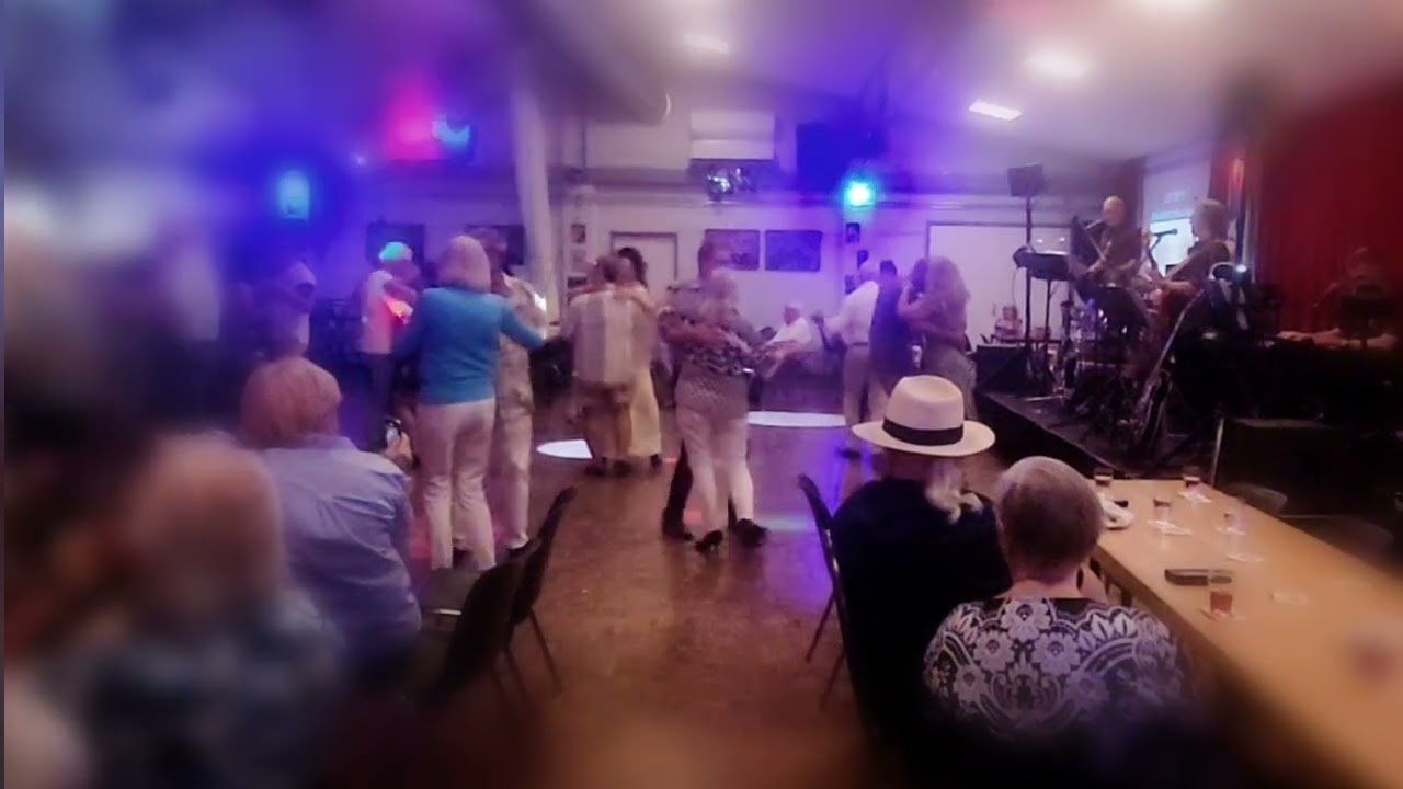 Trefpunt - Wat was het weer Gezellig Dansen  met 