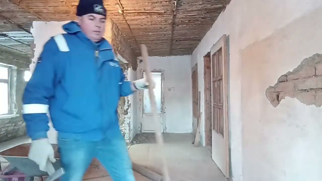 Полная зачистка! 🧱 Демонтаж старой штукатурки! #gorobethome #diy #стройка