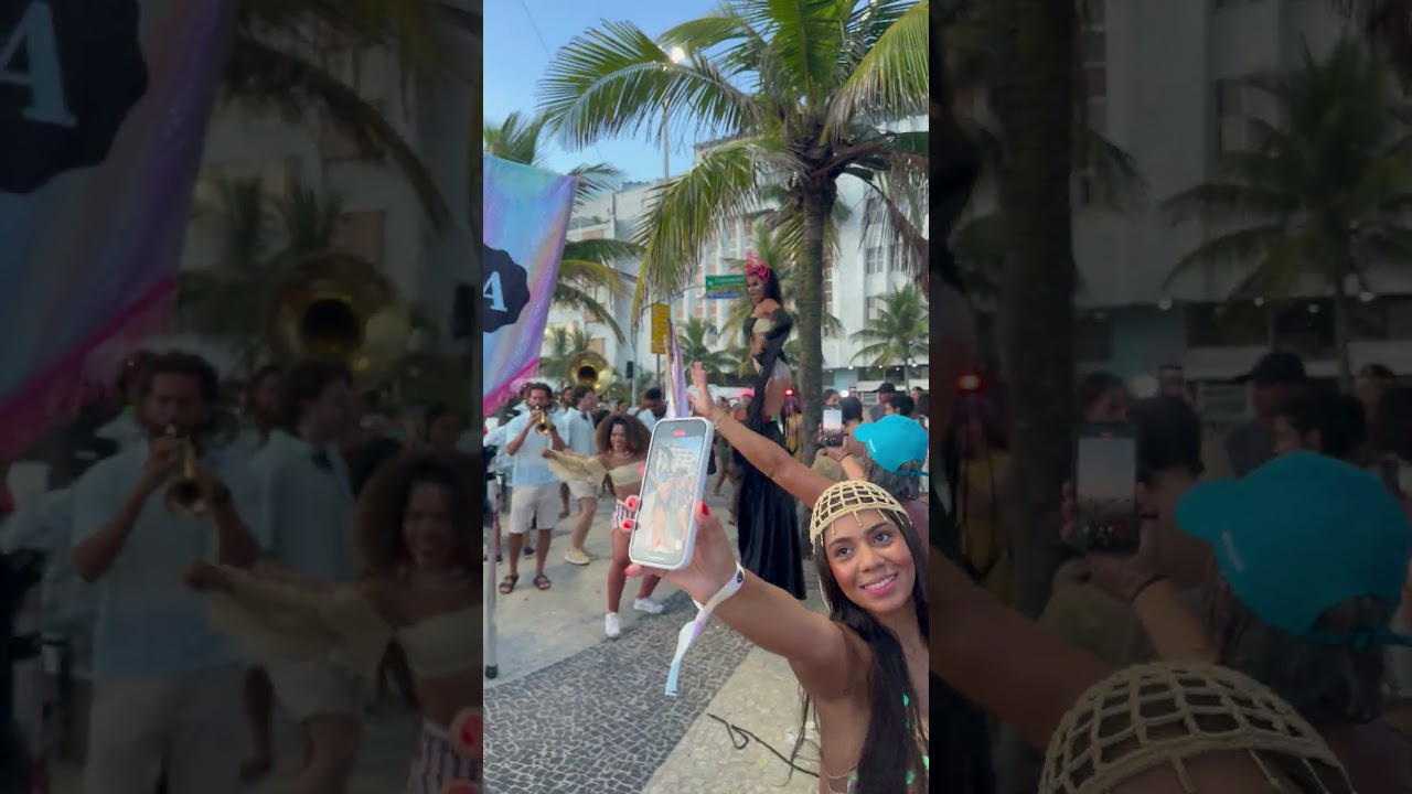 🇧🇷 Carnival in Arpoador - Rio de Janeiro