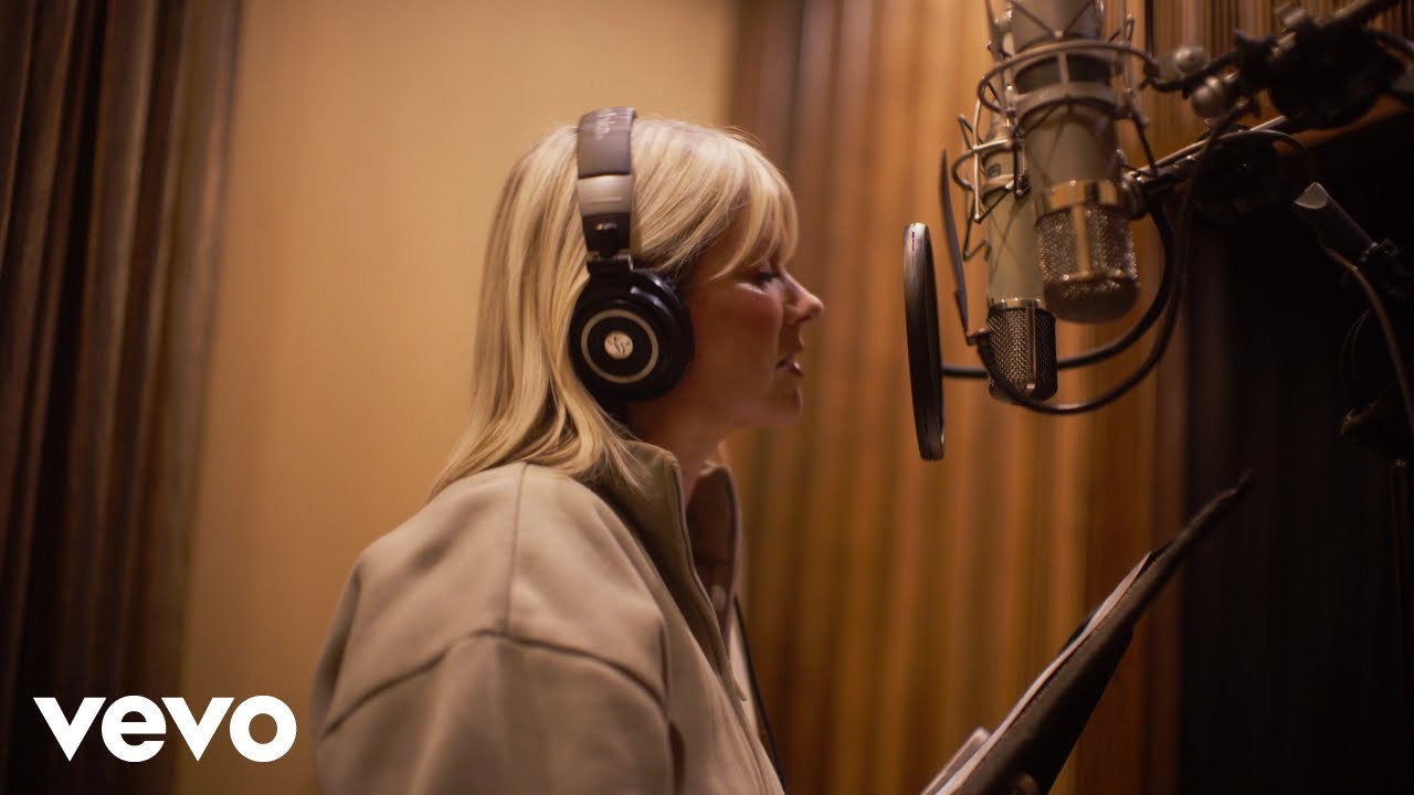 Natalie Grant - Hark! The Herald Angels Sing (A Look Inside The Studio)
