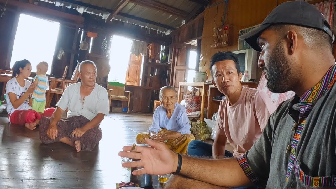 Stranger In Myanmar Welcomes Me To Their Home!!