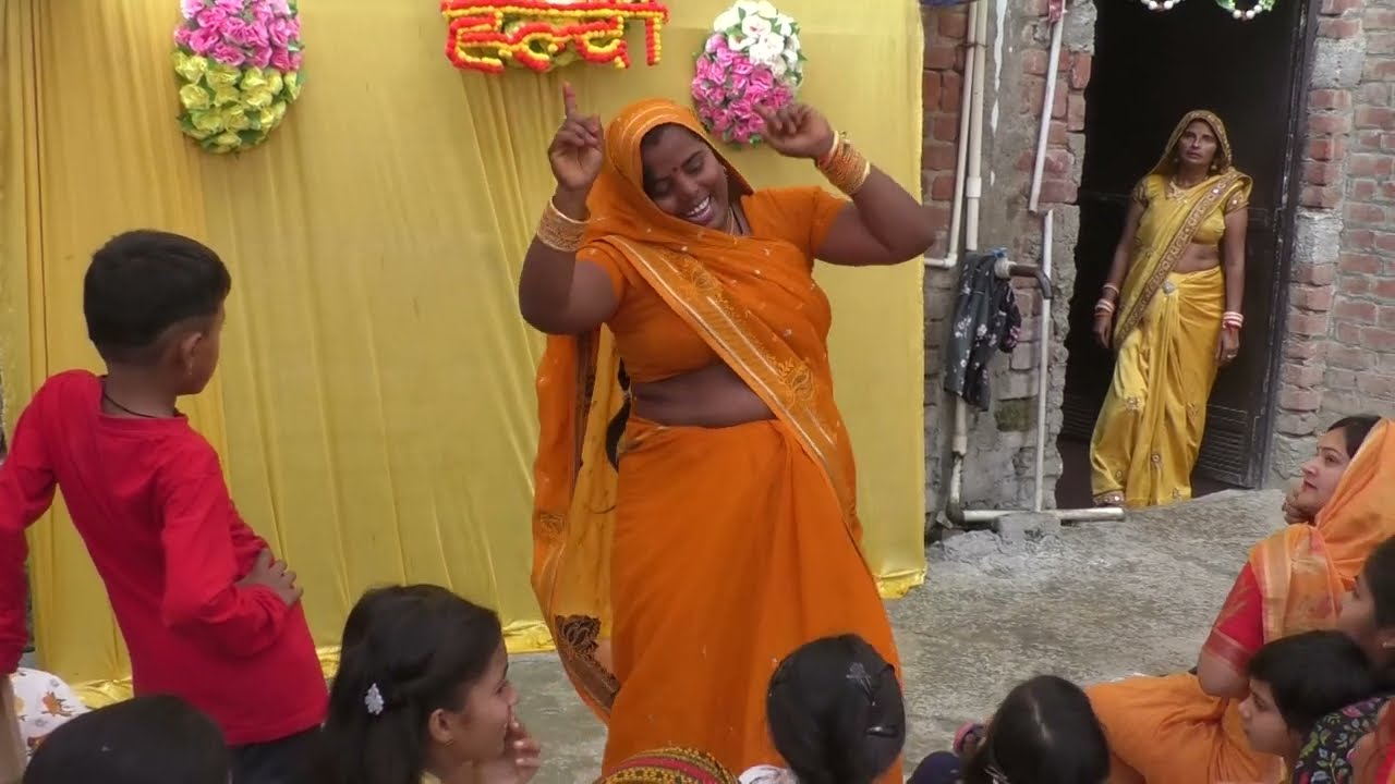 dehatinachgeet | ऐसी आई रात पिया ने मेरी रात में धड़के# भौजी का क्लासिकल डांस /लेडीज डांस😘😘