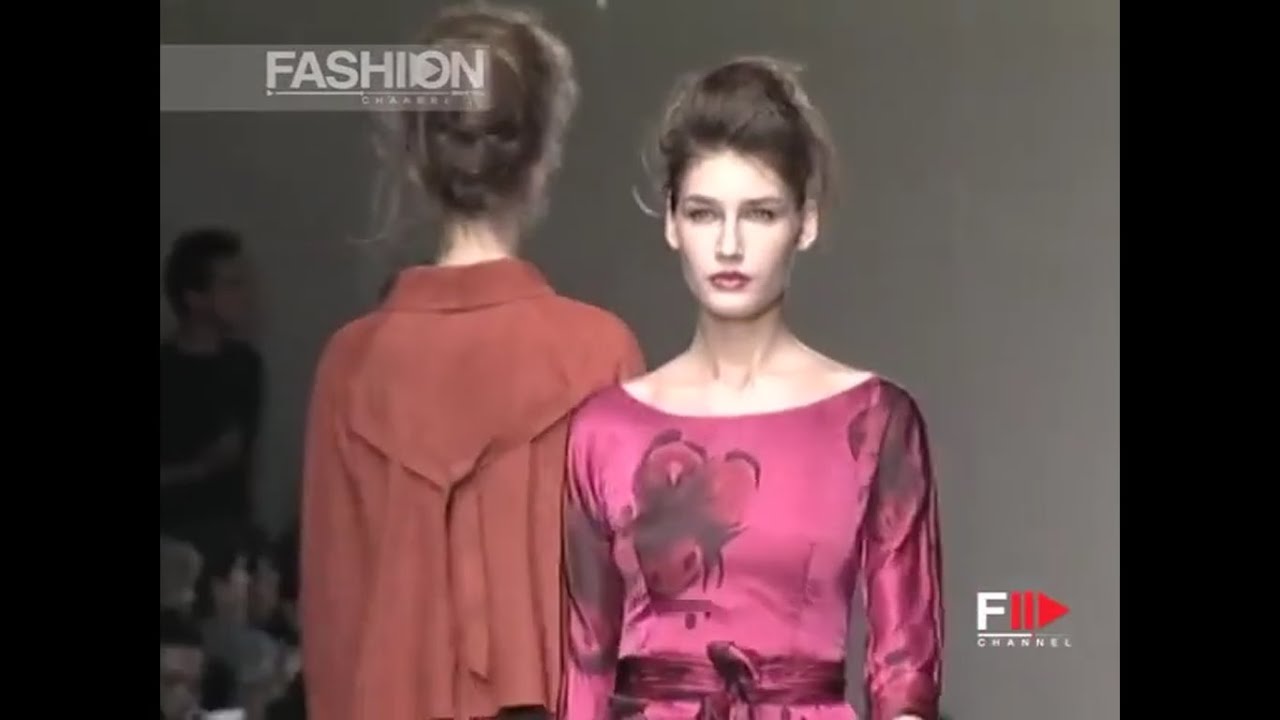 Alberta Ferretti spring-summer 2004 OFFICIAL AND ORIGINAL VIDEO