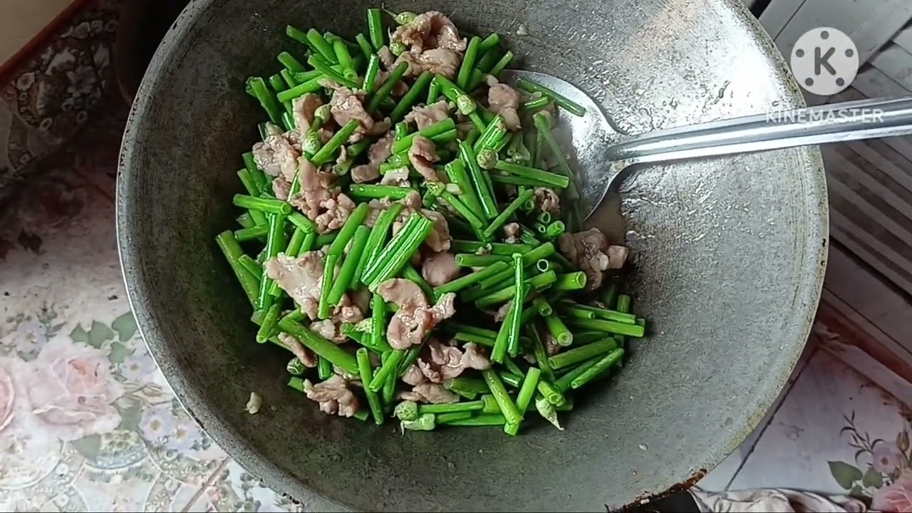 สวัสดีจ้าป้าอ้อยผัดหมูใส่ดอกหอมจ้าวันนี้