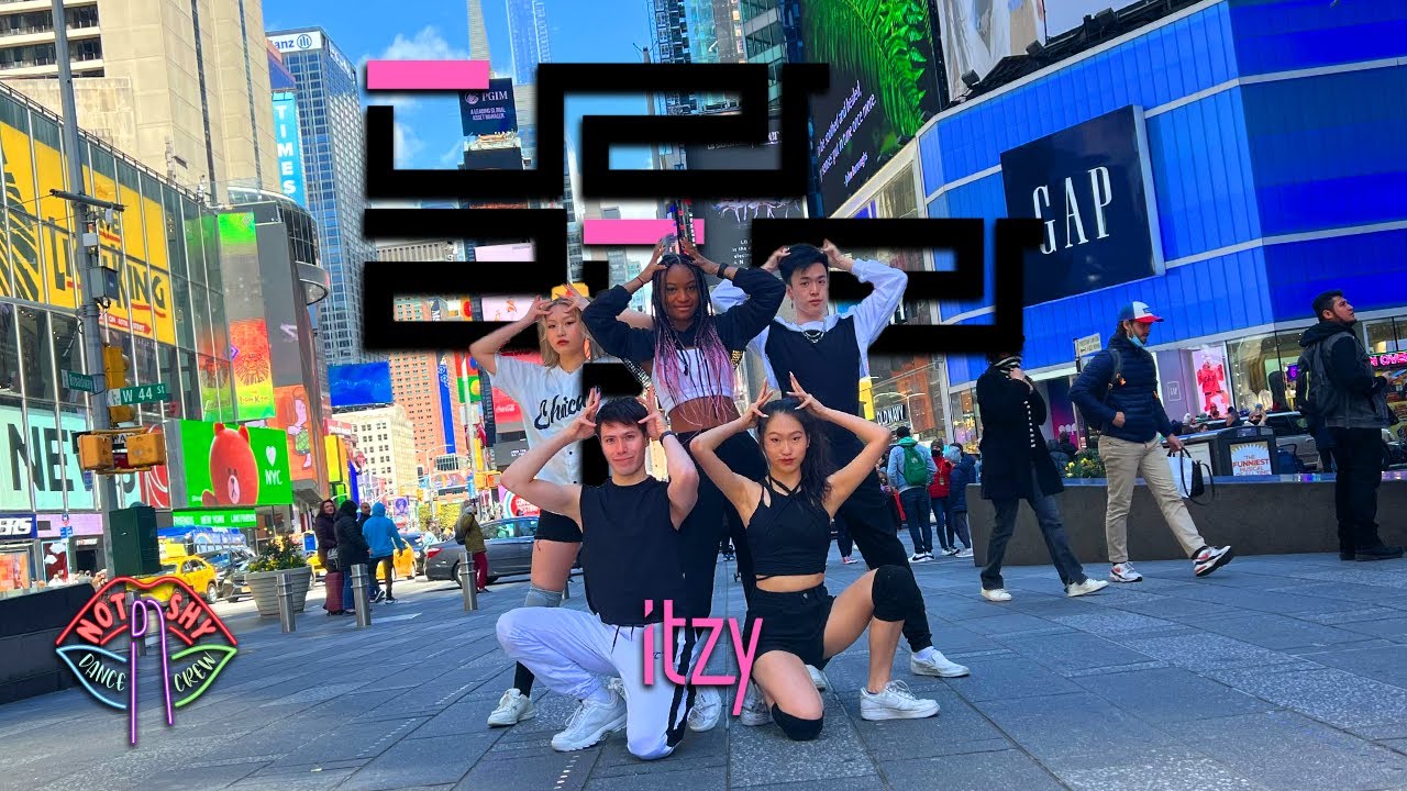 [KPOP IN PUBLIC NYC] ITZY (있지) - DALLA DALLA (달라달라) | DANCE COVER | TIMES SQUARE | TEAM A | 2020 VER