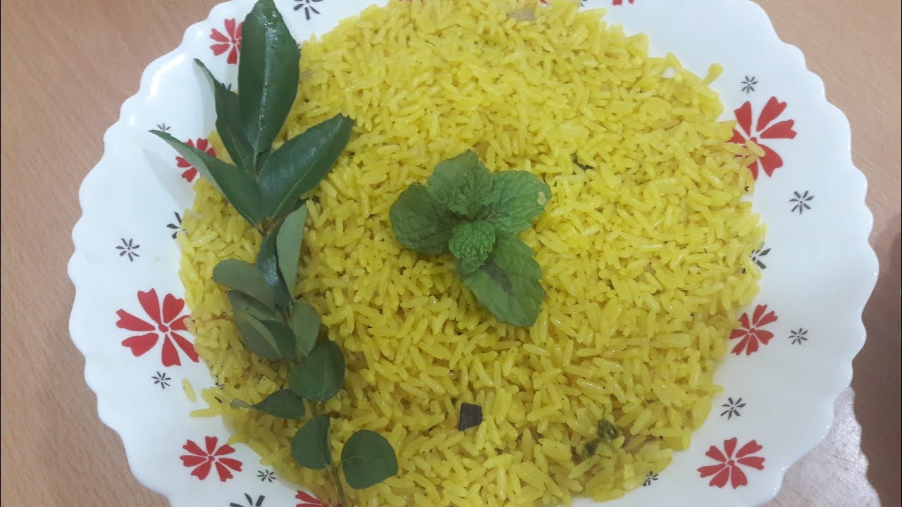 Malabar Style Coconut Rice / Thenga Choru / തേങ്ങ ചോർ