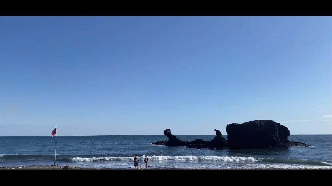 Tour Surf City El Tunco 🏄‍♂️🇸🇻 | Walking through El Salvador's surf heart 🌊✨