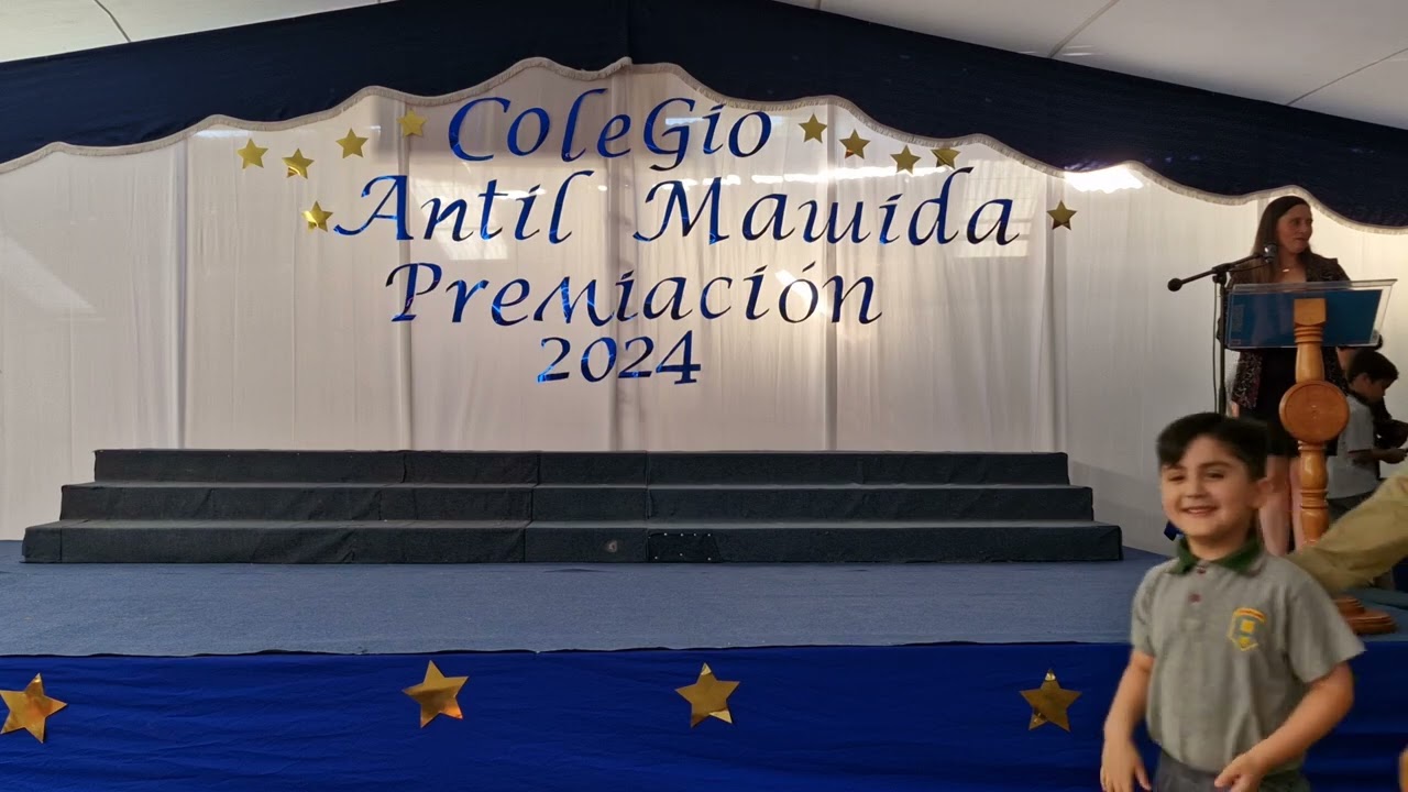 premiación 2024 colegio Antil Mawida