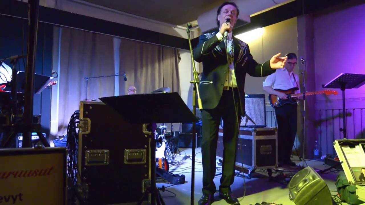J. Eskelinen & Onnenkulkurit - Sininen Huivi