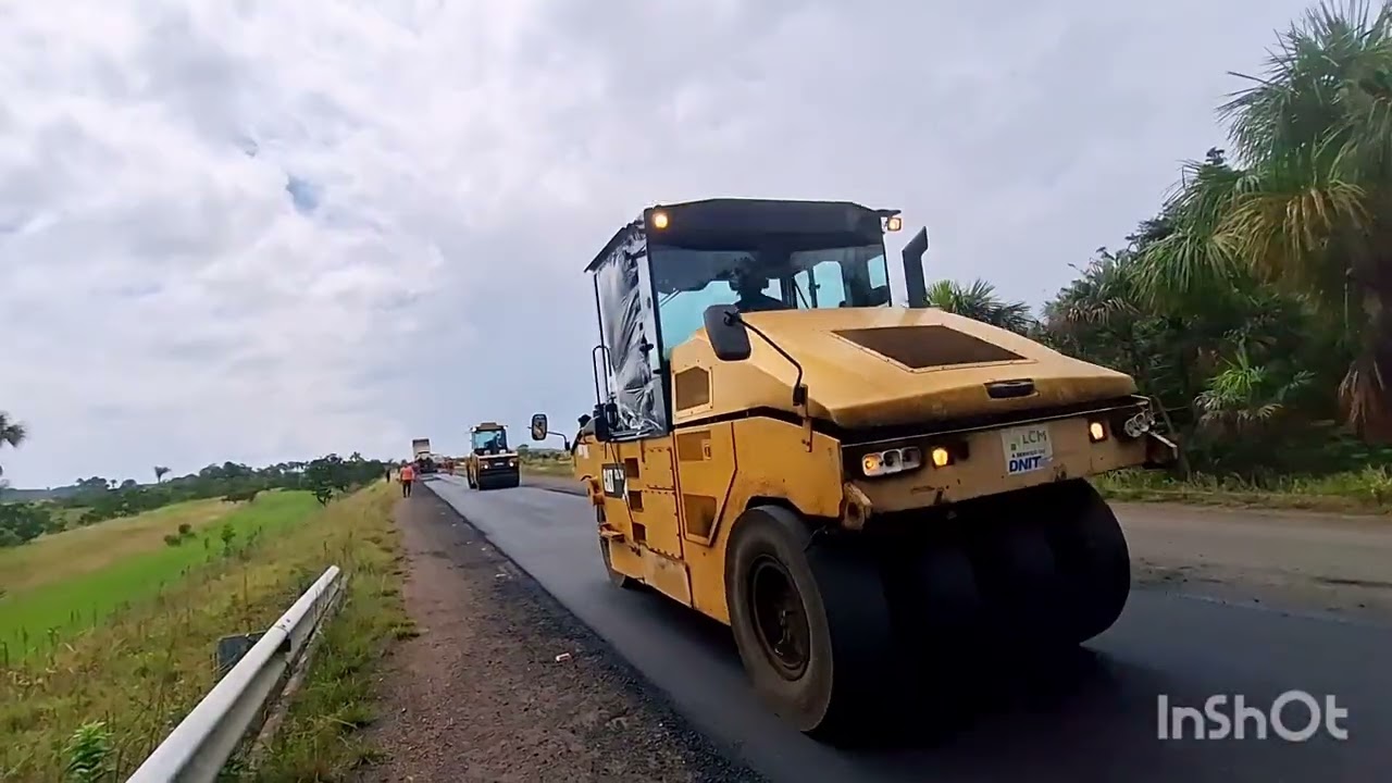 Máquinas pesadas da pavimentação. 