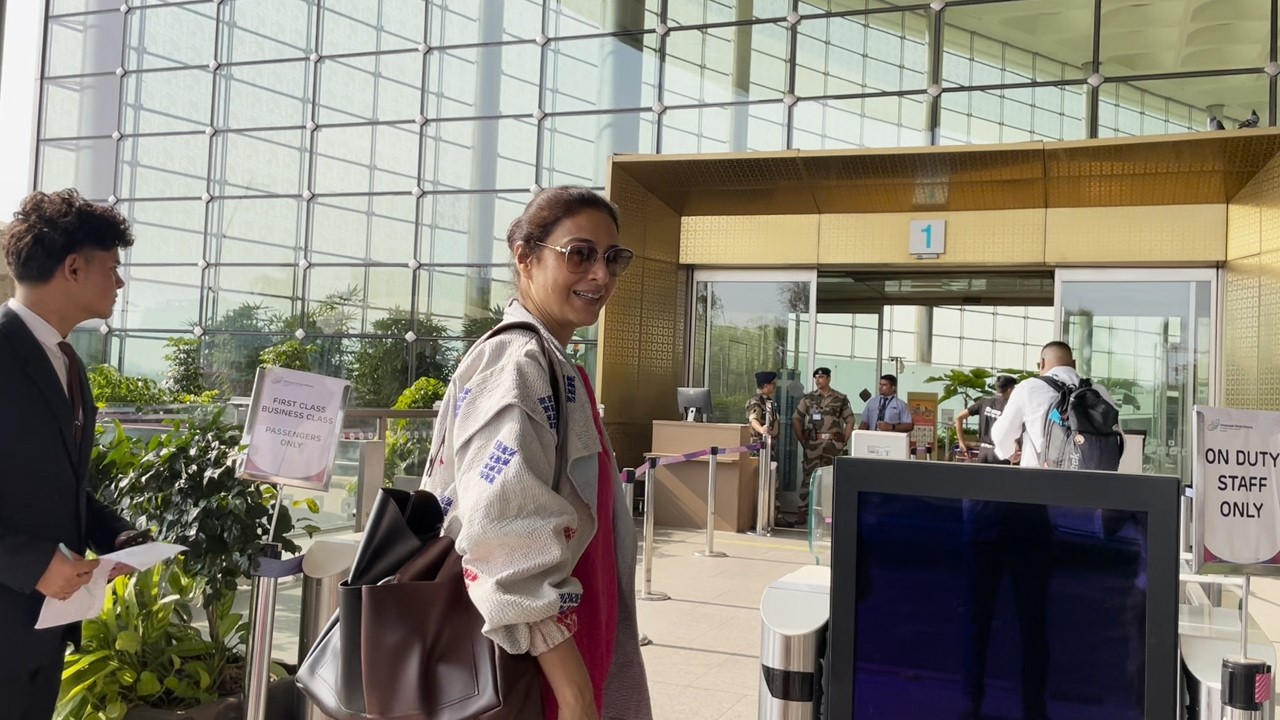Tabu Moves To Rs 10 Crore Mumbai Home | Tabu New Property