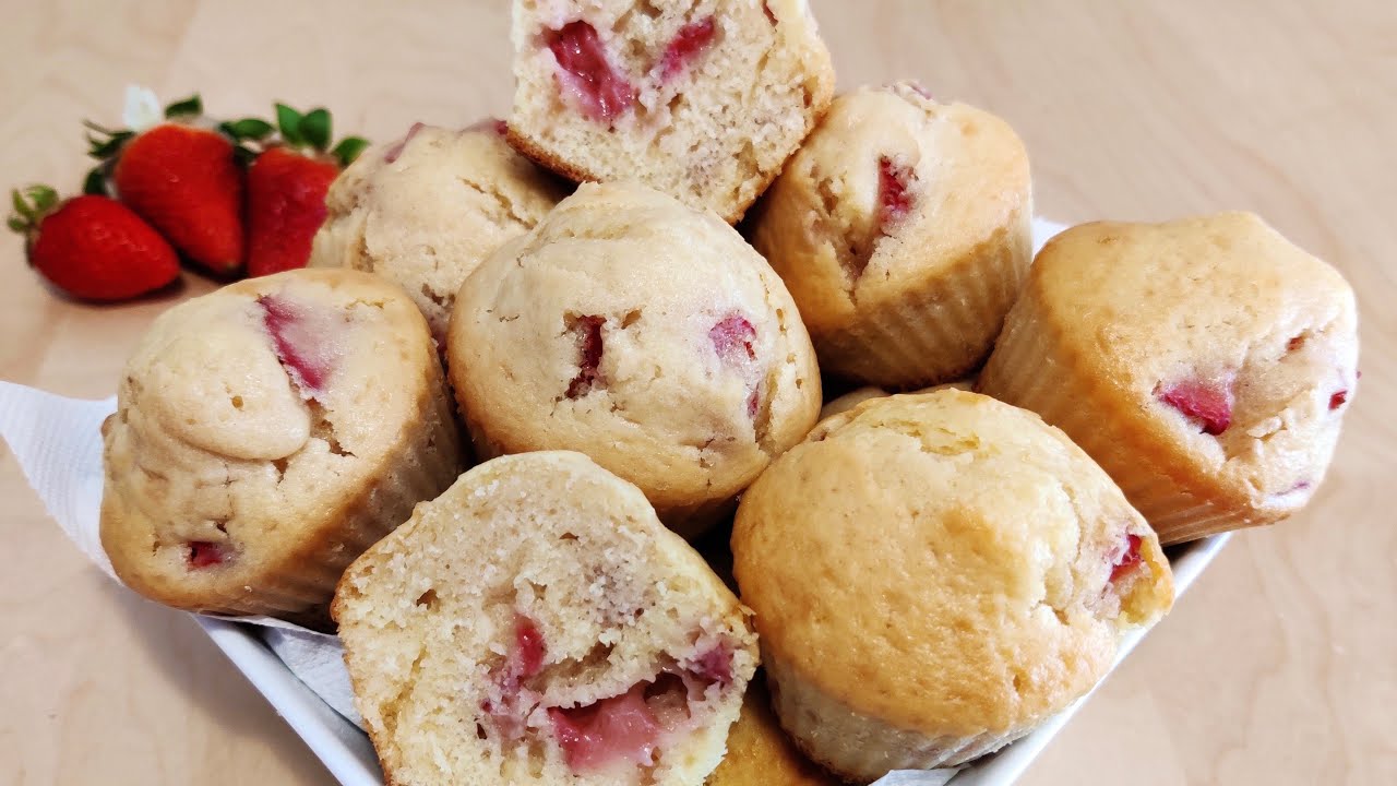 MUFFIN CON FRAGOLE E CIOCCOLATO BIANCO 🍓 ~ Soffici e buonissimi !!!