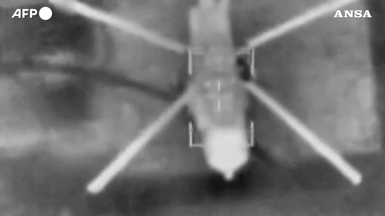 L'elicottero IRANIANO nel mirino dell'IDF: il video a infrarossi dell'esplosione nella notte
