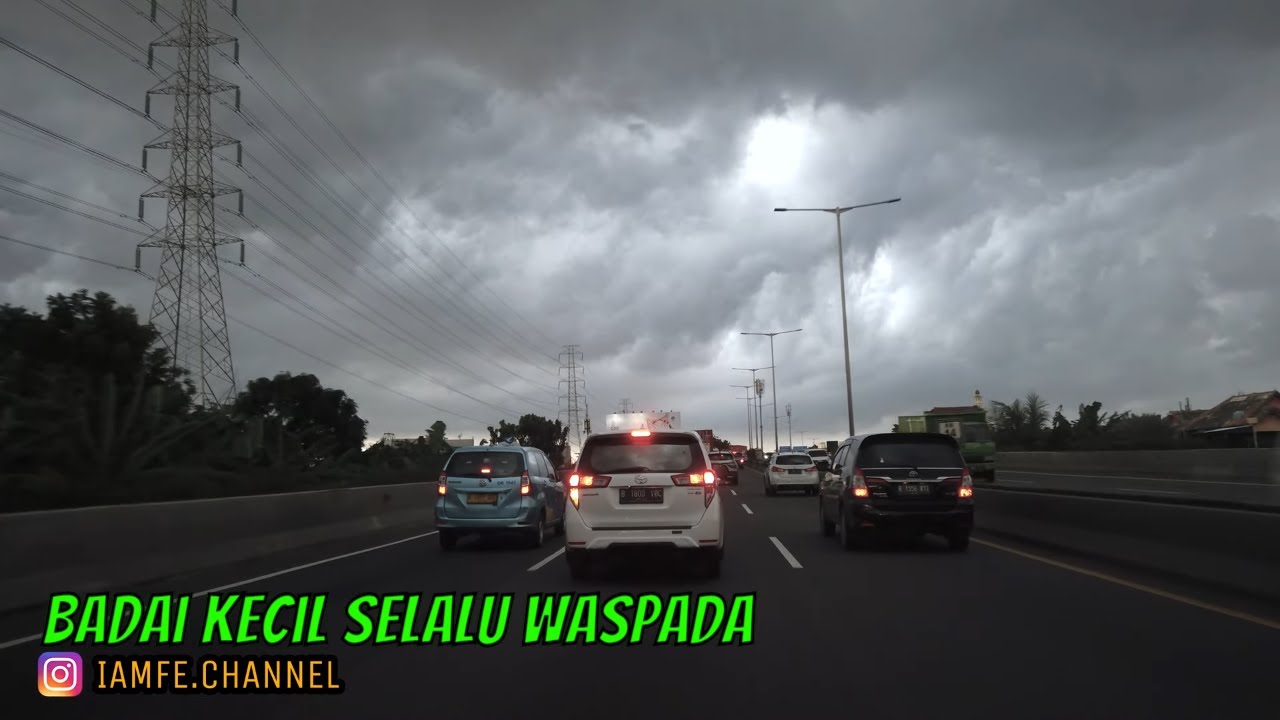 Cuaca GELAP ANGIN KENCANG & HUJAN LEBAT (Jakarta December 2021)