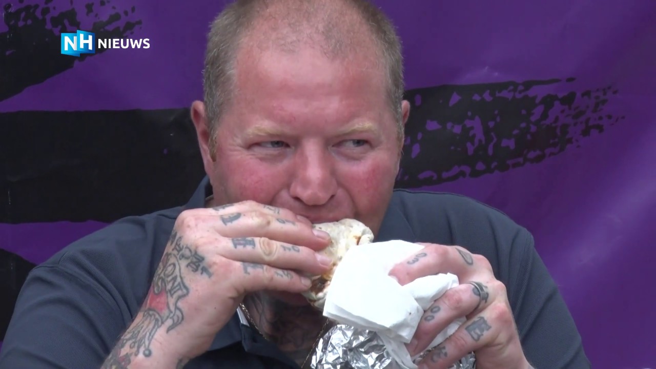 Kampioenschap döner-eten in Anna Paulowna