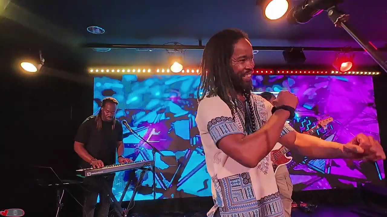 Entertainment On Marella Voyager Cruise Ship. #smilingsmiler #marellacruises