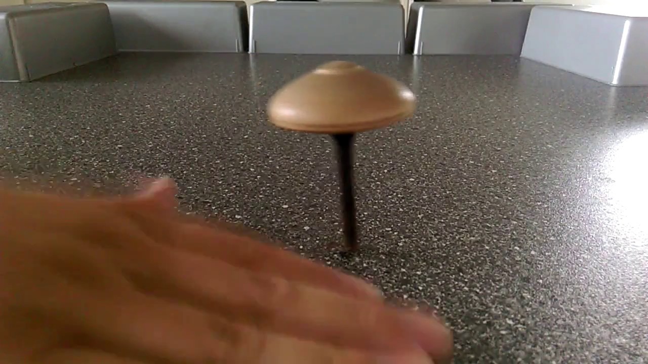 Dieser Kreisel dreht sich auf dem Stiel und kann noch mehr! (KEIN FAKE!)