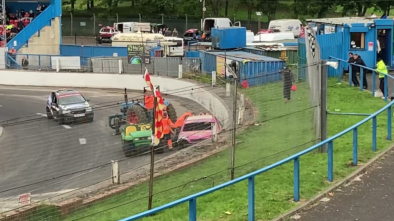 Pro stock racing for Ramsey final @Cowdenbeath racewall 12/9/21