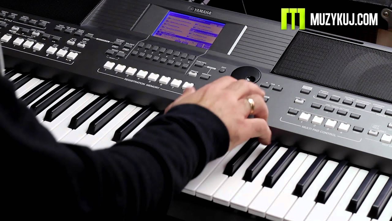 Yamaha PSR S670 Piano