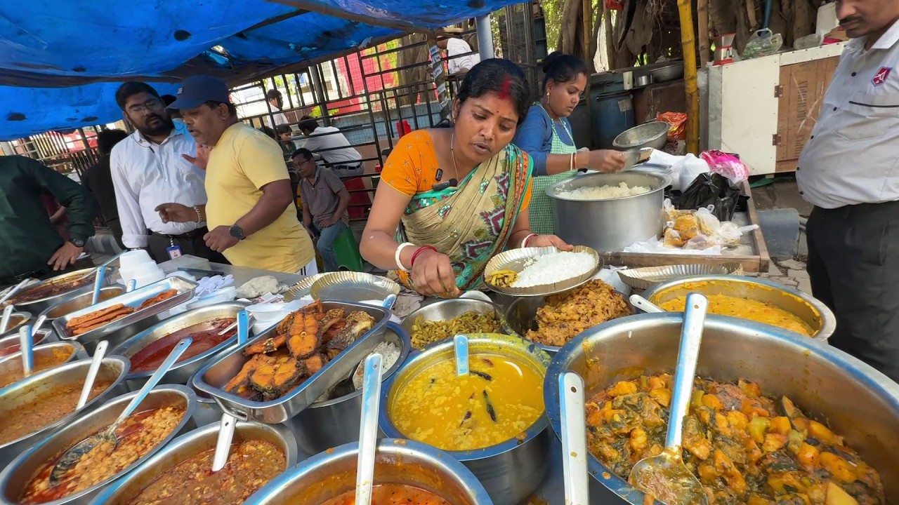 It's a Lunch In Salt Lake Kolkata , People Enjoying Rice Meal at Low Cost | Street Hotel