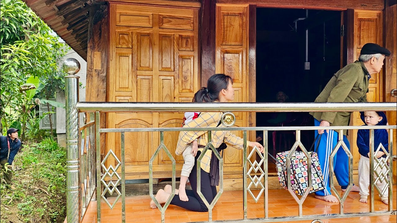 Returning home with two children, parents disagree - Life as a single mother begins | Lý Thị Thơm