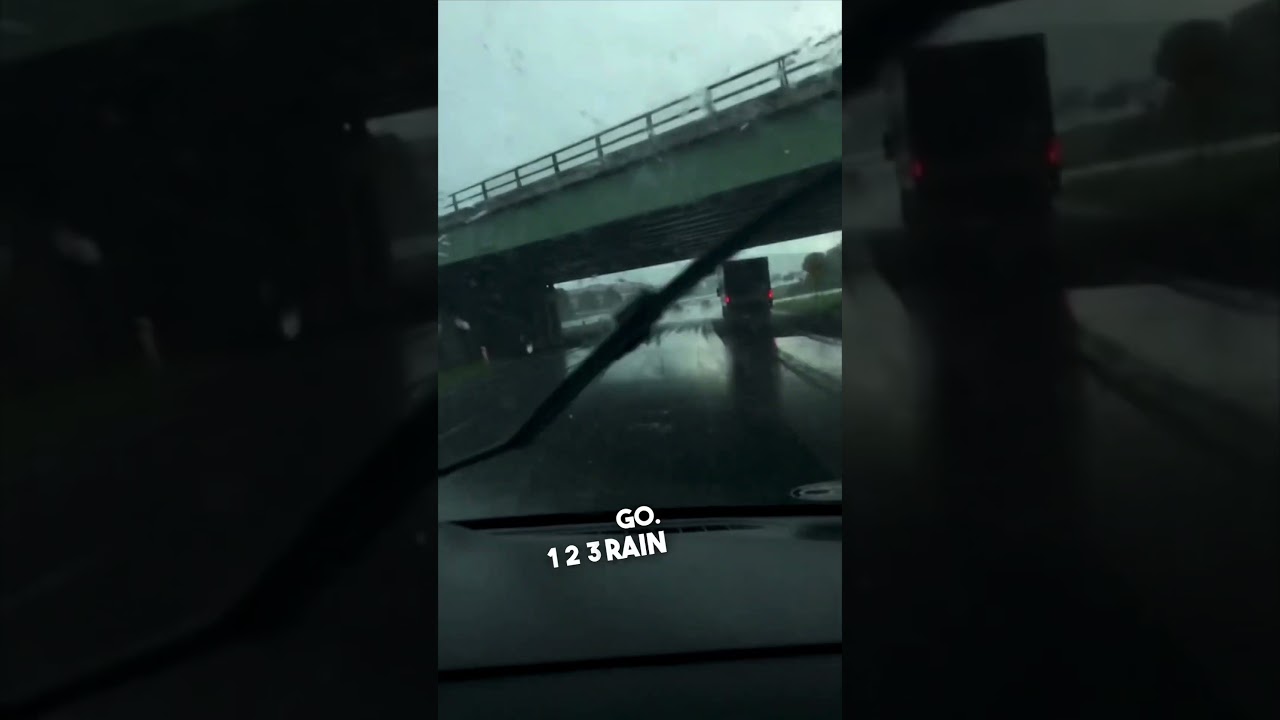Эта маленькая девочка может остановить дождь 😱