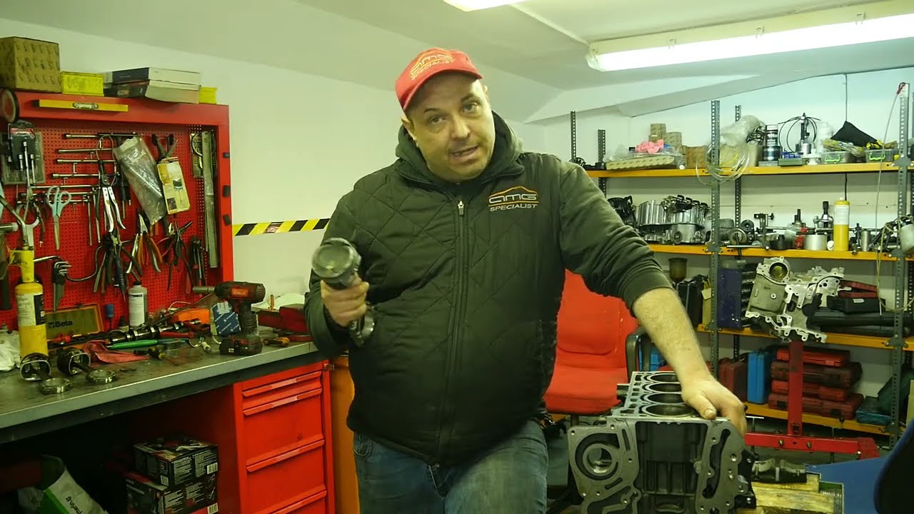 &Gamma;&iota;&alpha;&tau;&iota; &tau;&omicron; VW Scirocco &sigma;&pi;&alpha;&nu;&epsilon; έ&mu;&beta;&omicron;&lambda;&alpha;.