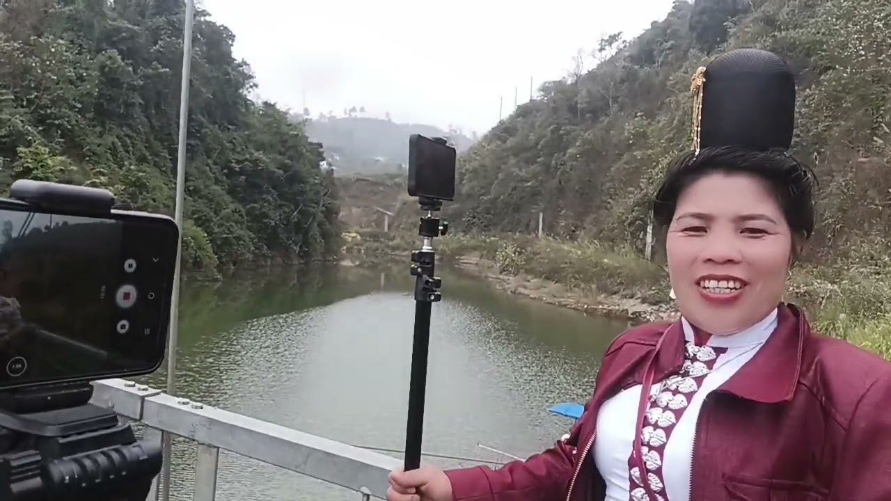 Lo Khiêm sơ lá hên côn chao vơ hụ pày hươn pi noong ơi 