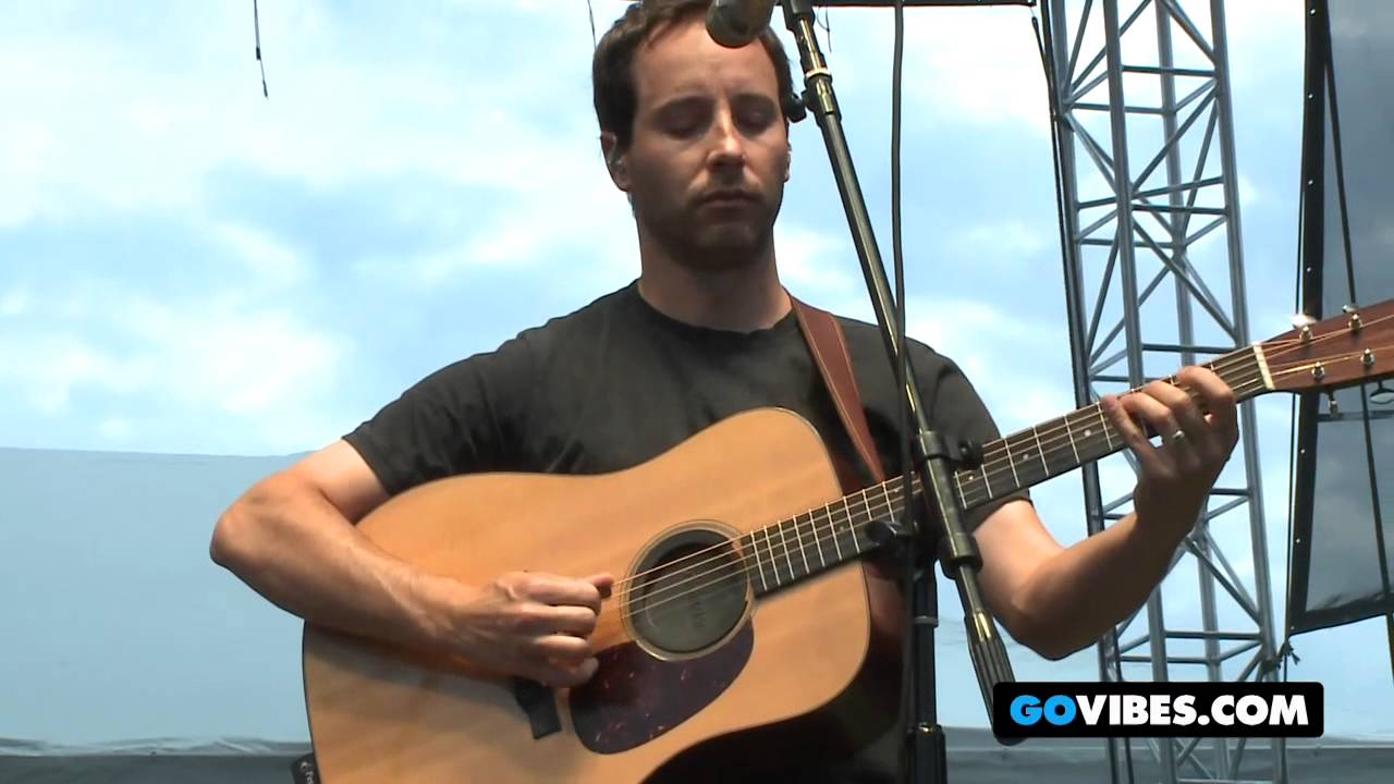 Yonder Mountain String Band Performs 
