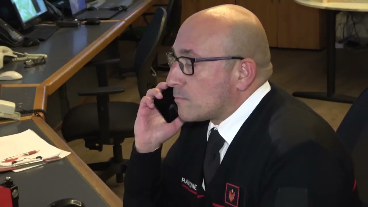 Va a zig zag sulla Statale, poi aggredisce i Carabinieri: arrestato trentunenne verbanese