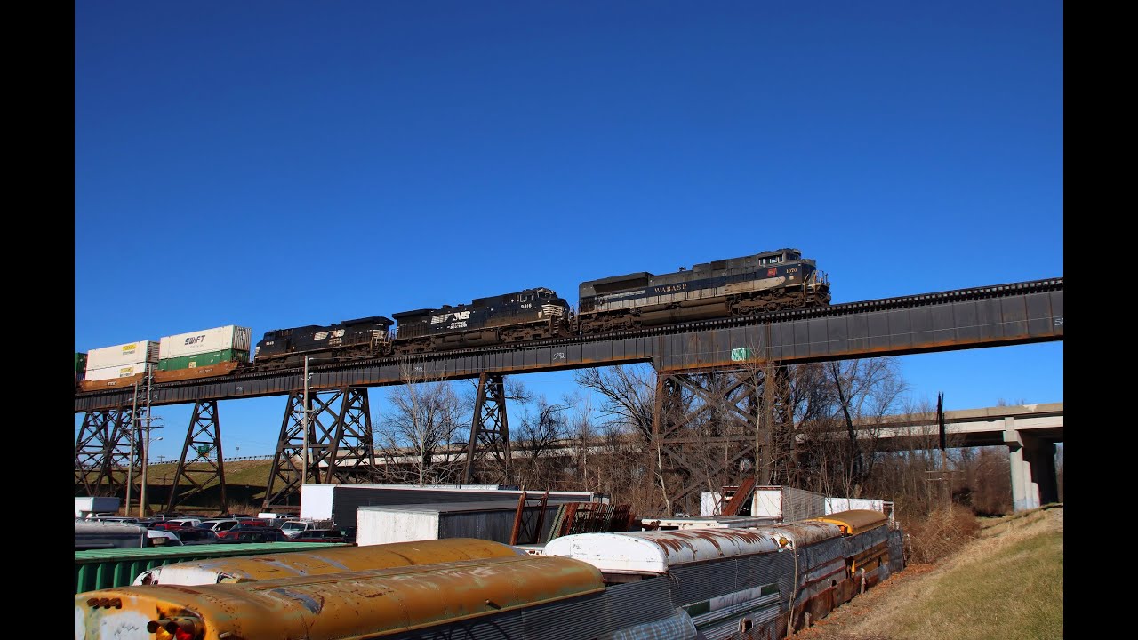 Wabash Heritage Unit on the Ex-Wabash in MO! NS 1070 East (12/12/21)