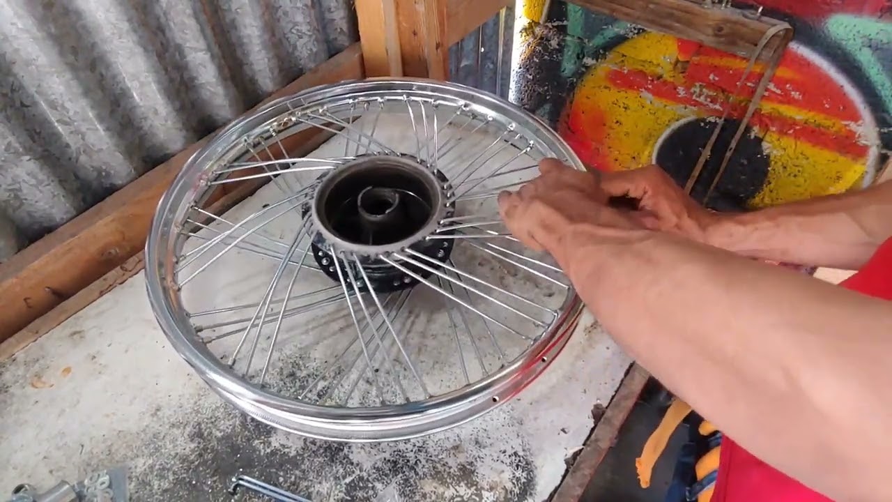 aros- rim de motos con diseño estrirado de tres en tres @betorayos9377