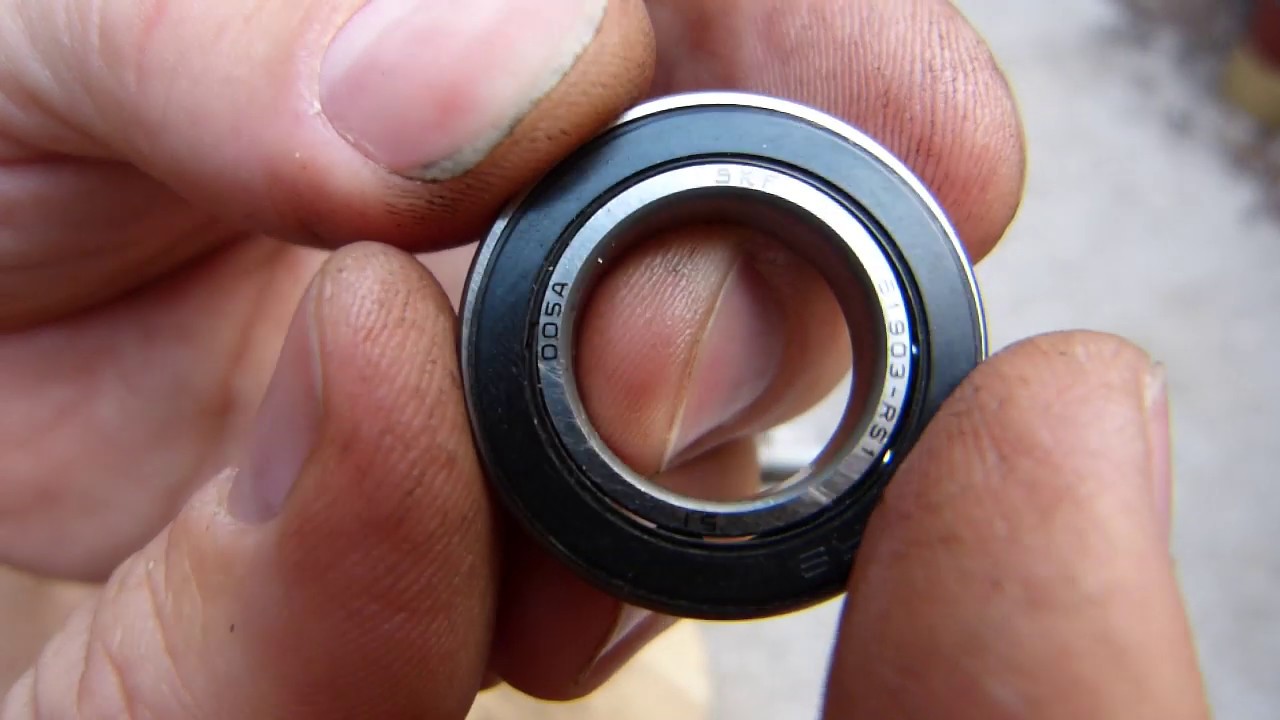 Bottom bracket bearing removal (Campagnolo)