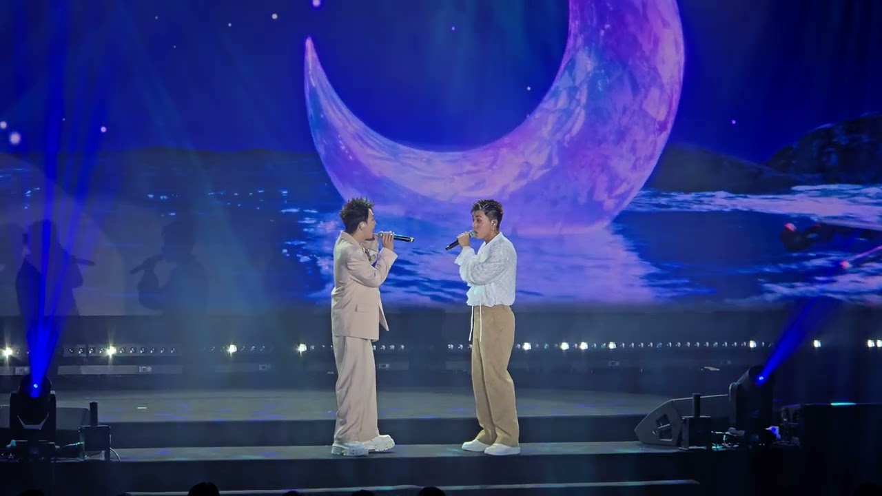 [FANCAM] Vì Sao Thế - Jun Phạm & Duy Khánh Zhou Zhou | Đêm nhạc Tình Anh Bán Chiếu Hà Nội