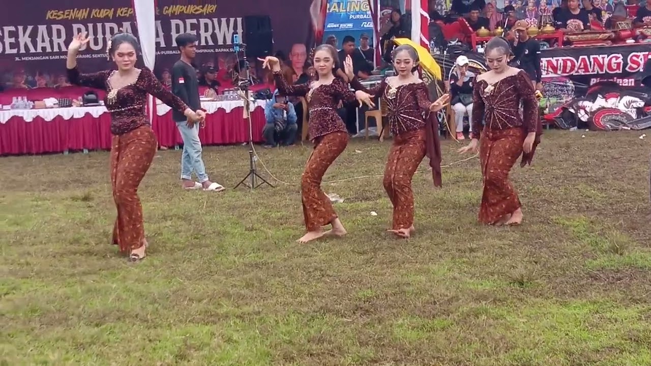 LAGU PEMBUKA PERTAMA CAMPUR SARI ARTIS CAMPUR SARI PART 1