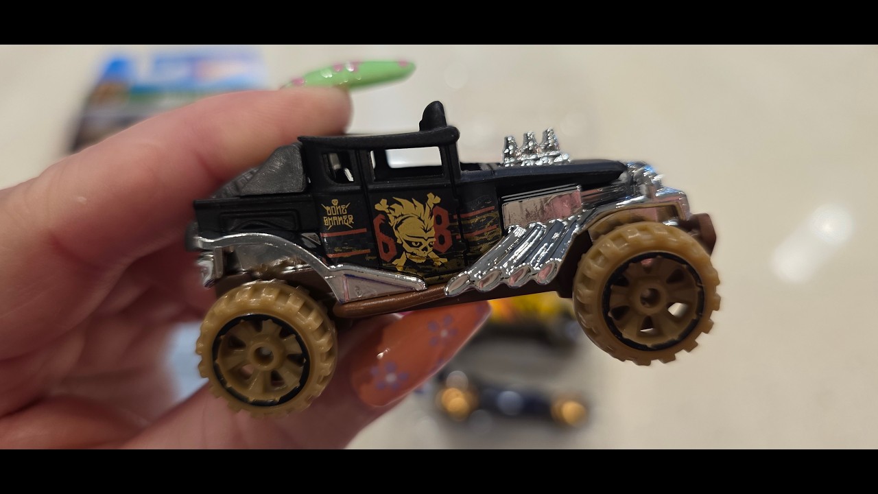 Набор Hot Wheels 5 Pack Mud Studs Baja Bone Shaker Chevy Silverado Sandblaster: распаковка, покаж...