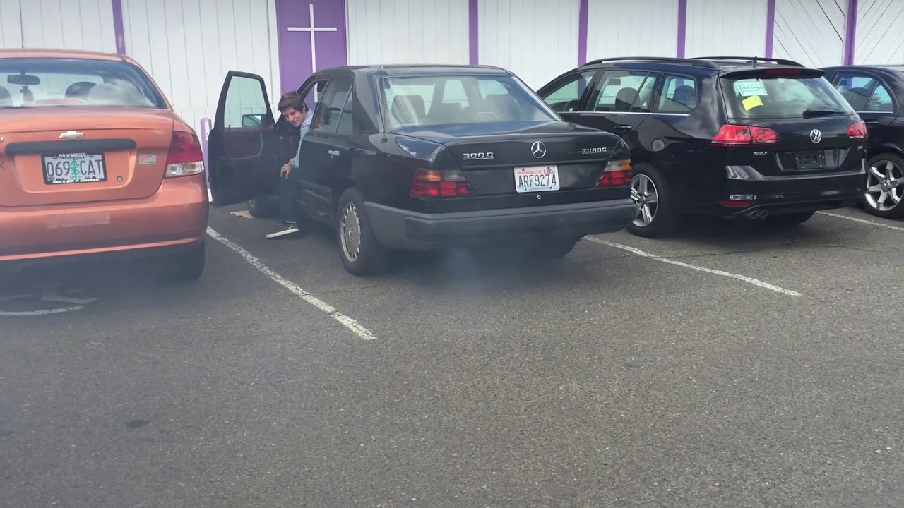 89 Mercedes 300D Diesel Straight Pipe Exhaust Sound