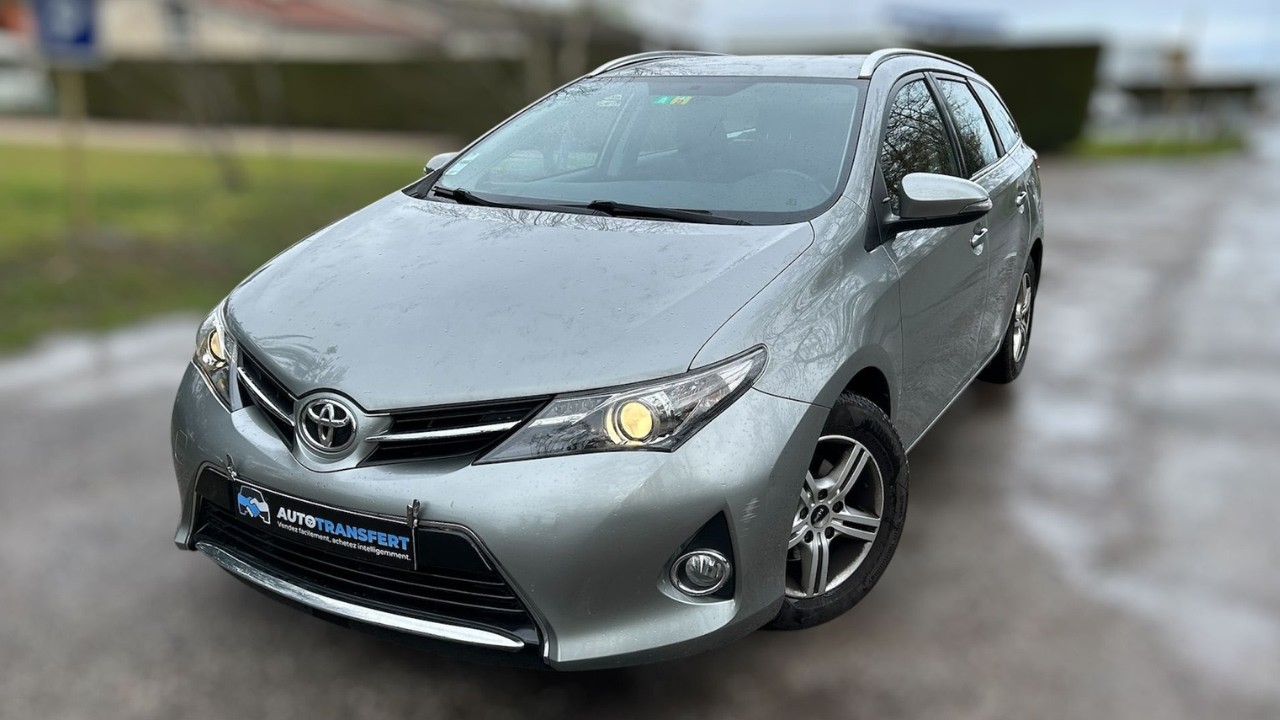 PRÉSENTATION TOYOTA AURIS Touring Sports 132cv VVT-i