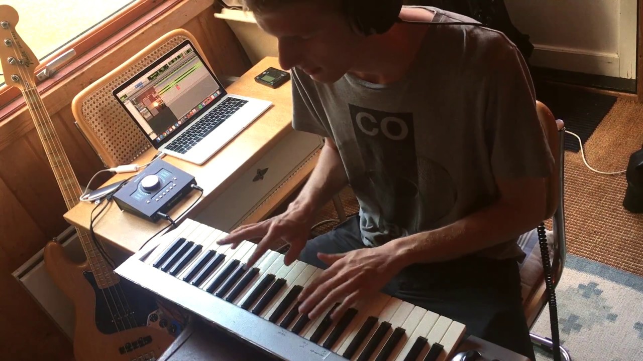 Charlie Puth - BOY (Synth Bass Cover, Jonathan Woehlk)